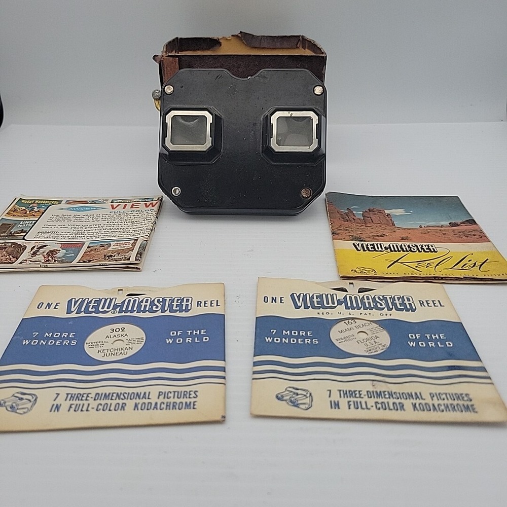 Sawyer's View-Master Viewer Black Original 1950's Stereoscope with Extras